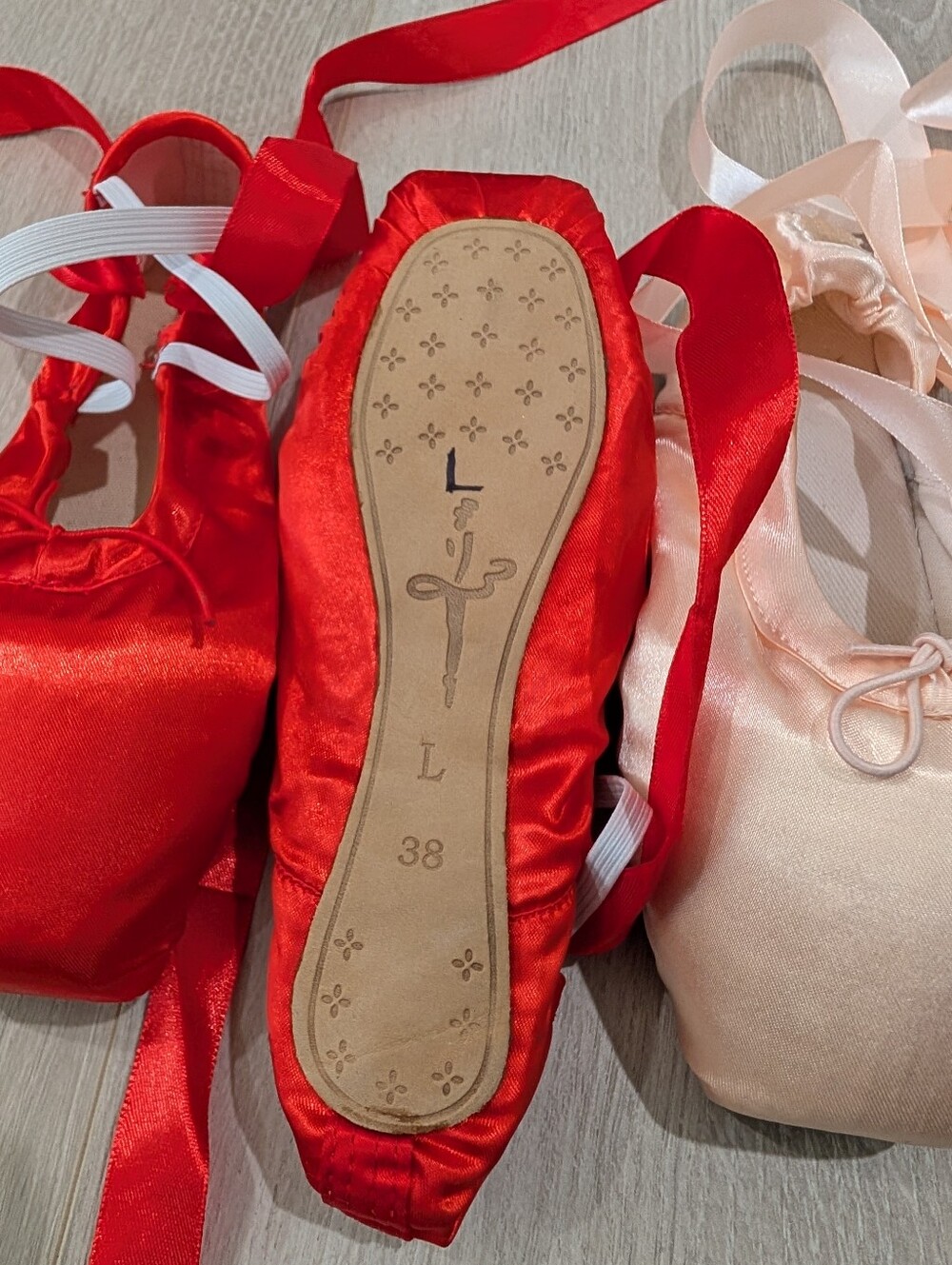 Ballet Pointe Shoes - Picture 3 of 3